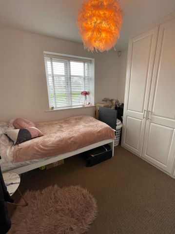 2 bedroom ground floor flat to rent - Photo 2