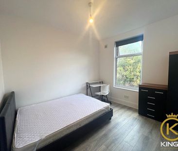 4 bedroom terraced house to rent - Photo 5