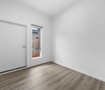 Discover comfort and modern living! - Photo 6