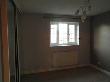 2 bedroom semi-detached house to rent - Photo 4