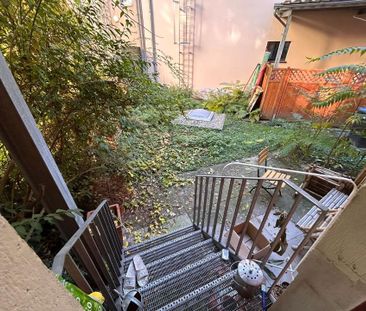 Renovierte Altbau 2-Zimmer-Wohnung mit Terrasse - Photo 1