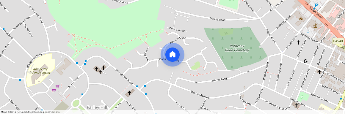 Lovely 4 Bedroom house- LU1 - Close to town