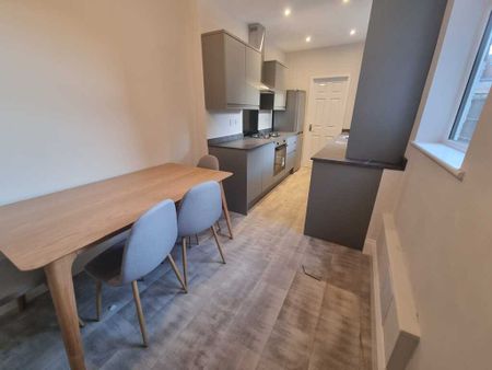 3 Bed Student Accommodation - Photo 5