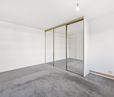 Ref: GF - Wray Common Road - Photo 1