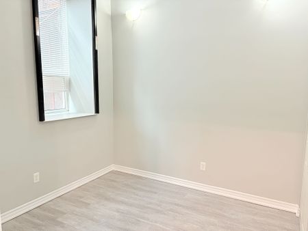 For Lease - 19 Dunlop Street Unit# 104, Barrie, Ontario - Photo 3