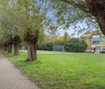 Zeer ruime 4 Slaapkamerwoning met tuin in Gent te huur - Photo 4