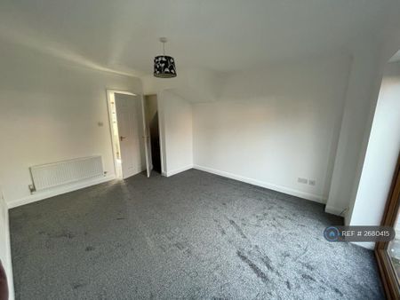 2 bedroom terraced house to rent - Photo 4