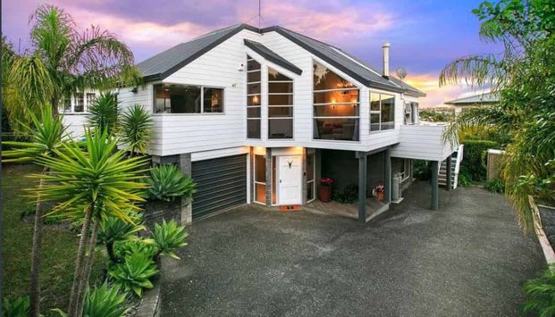 Beautiful Spacious Home - Photo 1