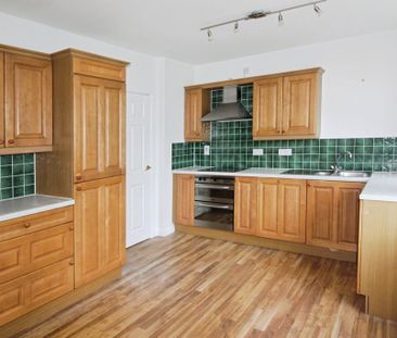 2 bedroom mews to rent - Photo 5