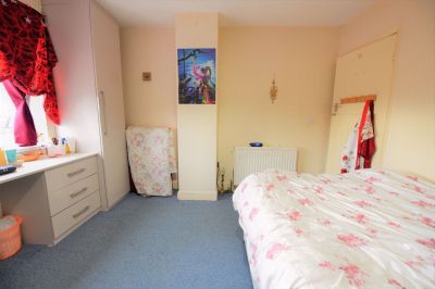 2 bedroom House in Manor Avenue, Leeds - Photo 2