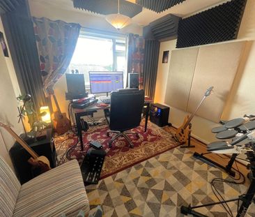 3 bedroom semi-detached house to rent - Photo 4