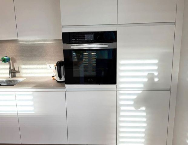 Exklusives Penthouse, 3-R-Whg. m. großem Arbeitsbereich, Kamin, EBK, Balkon, Terrasse, Fubo Heizg., 2 Bäder, TG - Foto 1