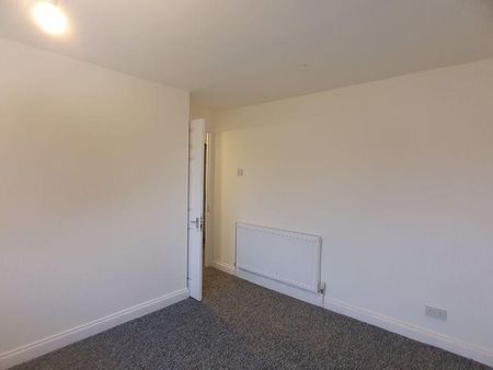 4 bedroom terraced house to rent - Photo 5