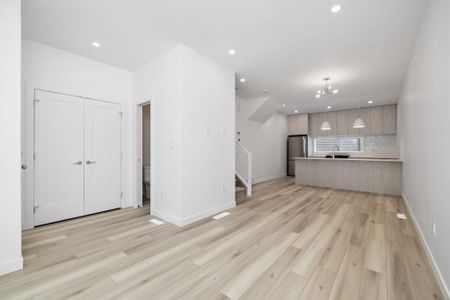 Edmonton Unfurnished townhouse Rental in Idylwylde - NEW Contemporary TOWNHOME in Idylwylde - Photo 5