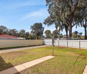 Stunning Family Home! - Photo 3