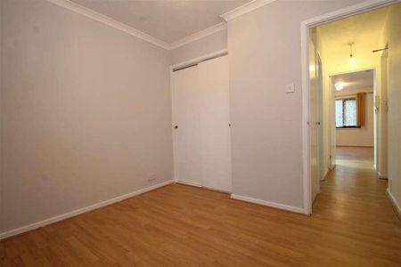 Turnpike Lane, Uxbridge, UB10 - Photo 4