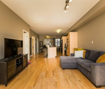 Discover Parkside Court Embrace The Perfect Location In Queen Mary ... - Photo 1