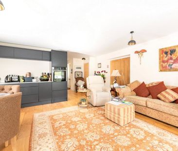 7 bedroom bungalow to rent - Photo 2