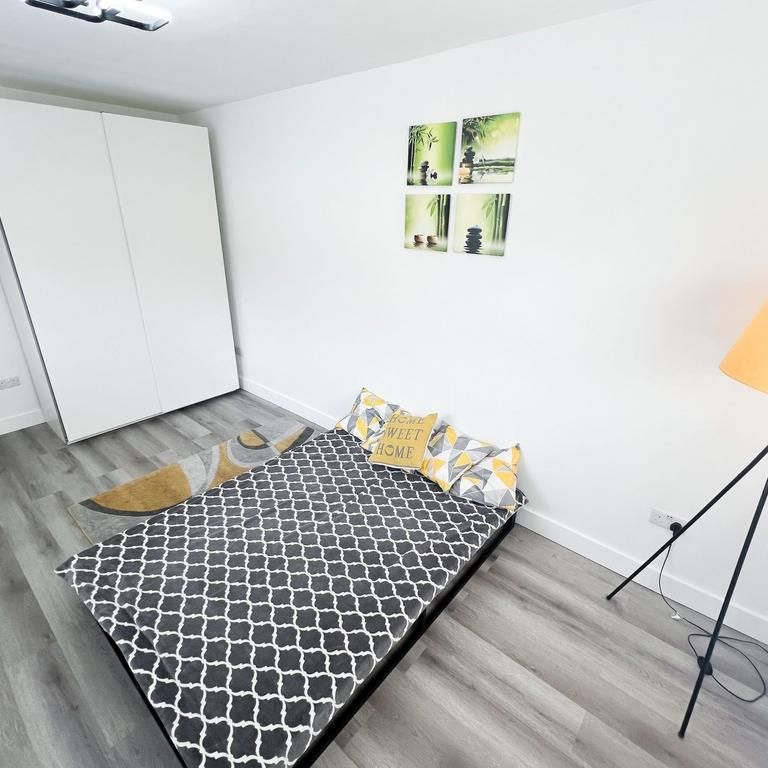 1 bedroom in a house share to rent - Photo 1