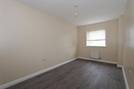 4 bedroom townhouse to rent - Photo 2