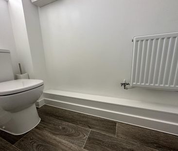 3 bedroom end of terrace house to rent - Photo 4