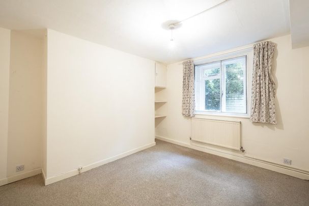 1 Bed Flat - Photo 1