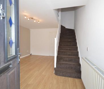 2 bedroom end of terrace house to rent - Photo 3