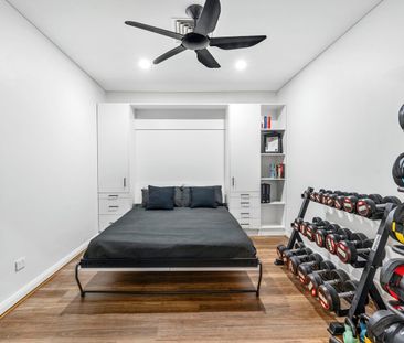 SPACIOUS TOP-FLOOR LIVING WITH STUNNING VIEWS! - Photo 5