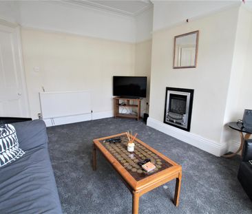 4 bedroom terraced house to rent - Photo 1
