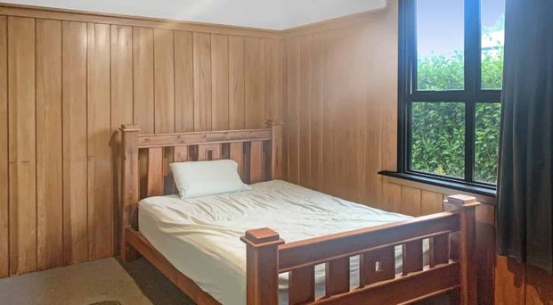 ASHBURTON - 3 BEDROOM - Photo 1