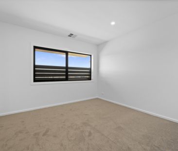 Stunning Brand New Townhouse! - Photo 4