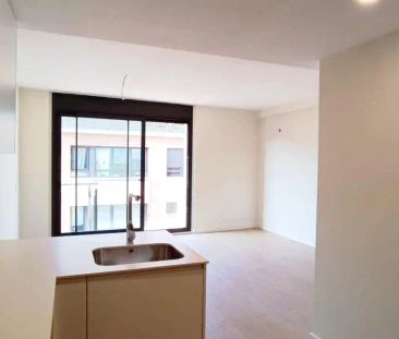 Piso de alquiler en De Barcelona, 82, Centre - Photo 3