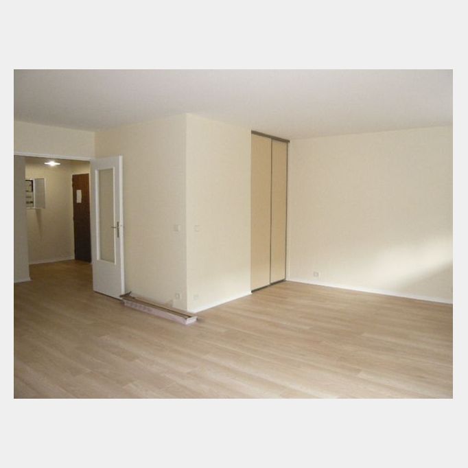 Location Appartement 85.00 m - Photo 1