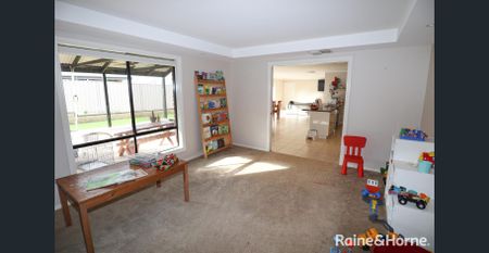 Ideally Positioned Tatton Home - Photo 2