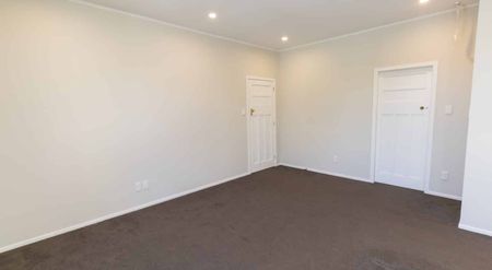 Charming Three-Bedroom Home - Photo 3