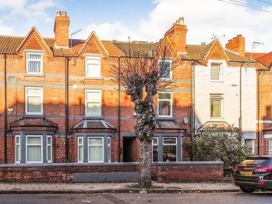 1 bedroom in a house share to rent - Photo 1