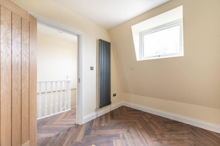 4 bedroom terraced house to rent - Photo 3