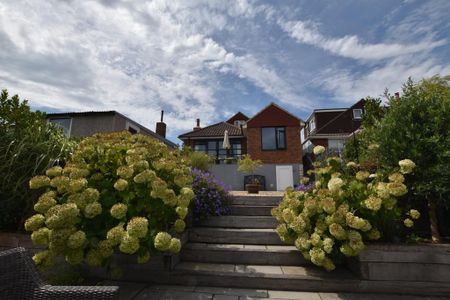 4 bedroom bungalow to rent - Photo 3