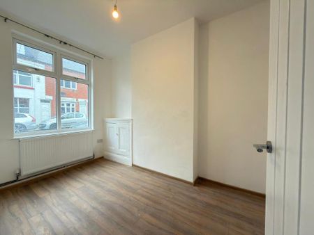 4 bedroom terraced house to rent - Photo 4