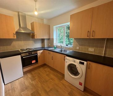 2 bedroom flat to rent - Photo 5