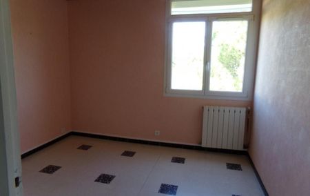 Location Appartement P4 + garage + parking Nimes - Photo 2