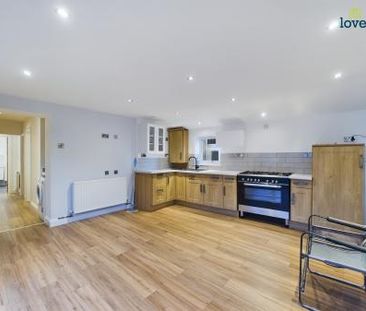 2 bedroom Flat To Let - Photo 6