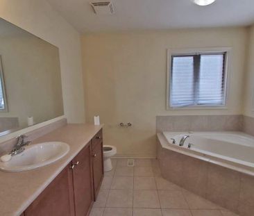 For Lease - 39 Iceland Poppy Trail, Brampton, Ontario - Photo 4