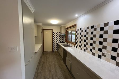 Neat 3-bedroom home - Photo 5