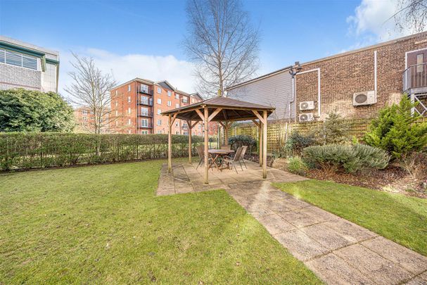 Nicholls Lodge, Bishop’s Stortford - Photo 1
