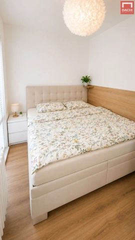 Pronájem panelového bytu po rekonstrukci, 3+1. 63 m - Photo 4