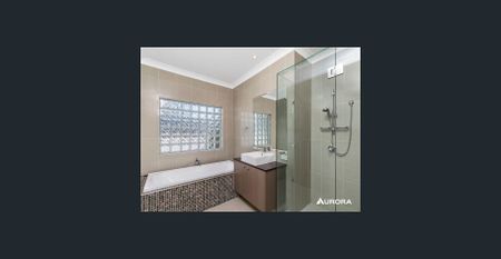 Large Family Home in Enviable Address - Photo 5