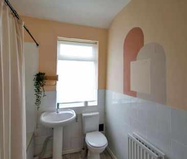 2 bedroom terraced house to rent - Photo 4