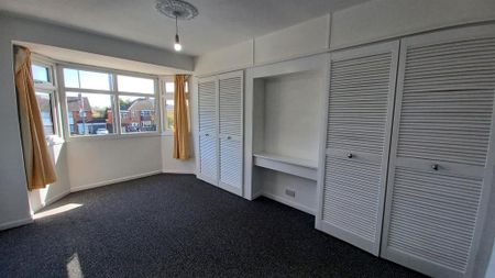 3 bedroom semi-detached house to rent - Photo 5