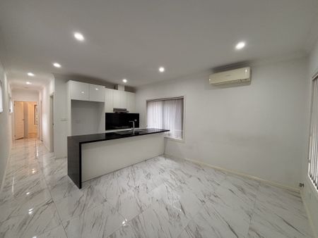 Low-maintenance granny flat in convenient & private location - Photo 4